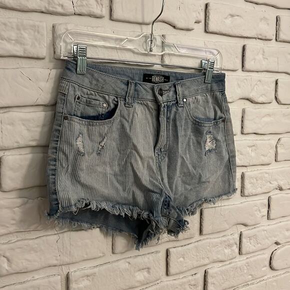 Rewash distressed vertical stripe denim shorts size 7/28 - Picture 2 of 10